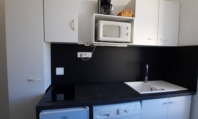 Avignon City Centre Apartment | P1 25m2 Furnished, Equipped Avignon Centre