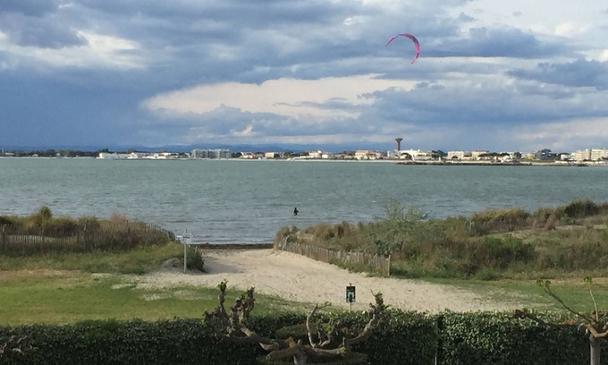 Le Grau-Du-Roi Apartment | P2cabin direct beach Port-Camargue-Sea view