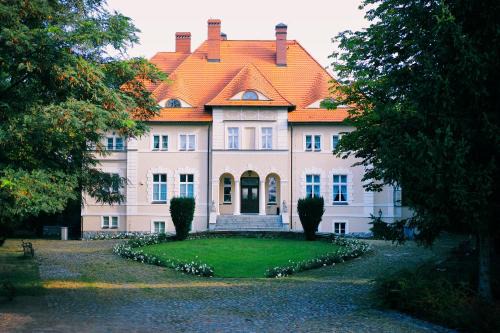 Pniewy Resort | Pałac w Dębinie