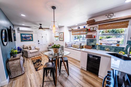 Crown Point Apartment | Pacific Beach - Beach - Tranquil - Comfortable