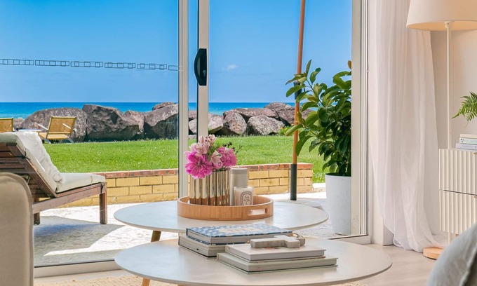 Palm Beach Apartment | Pacific Breeze 2 - Beachfront Bliss at Palm Beach - Linen Provided - Min. 3 Night Stays!