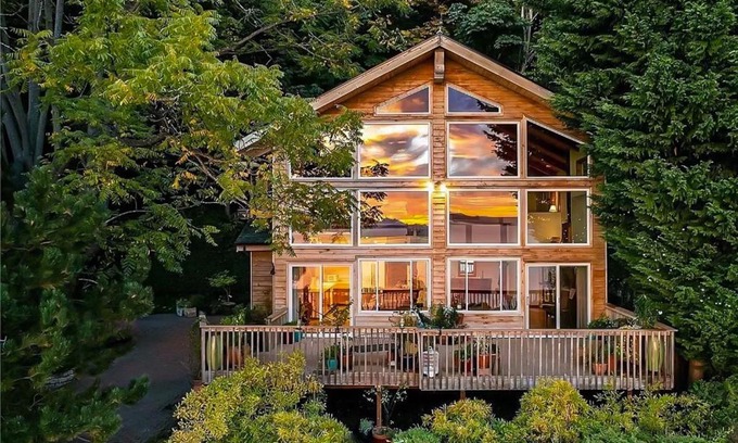 Alki House | Pacific Dream