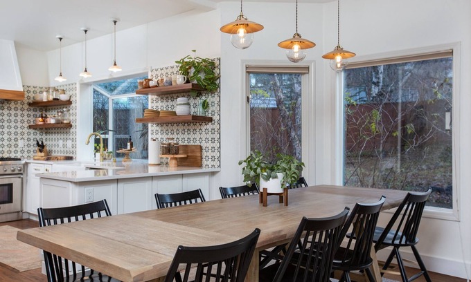 Anchorage House | Pacific Natural Anchorage Hillside Home