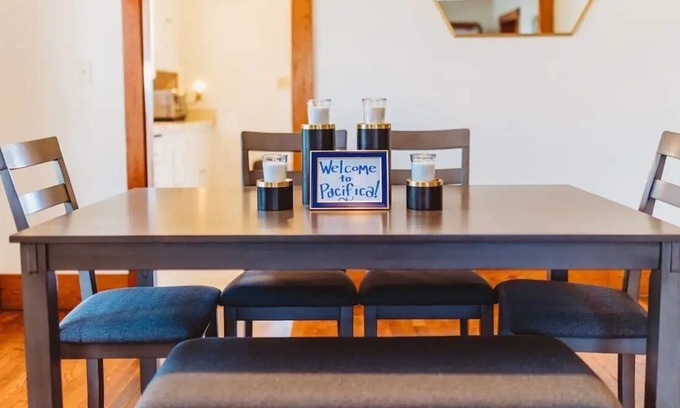 Osawatomie House | Pacifica is Comfort & Charm + Sleeps 8 + Pets Welcome