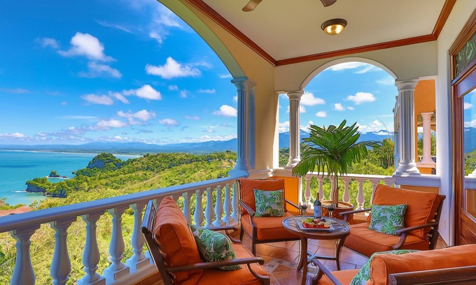 Manuel Antonio Apartment | Pacifico Colonial Luxury Penthouse in Manuel Antonio Panoramic Ocean View