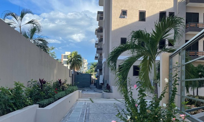 Barbican Apartment | Paddington Terrace Oasis