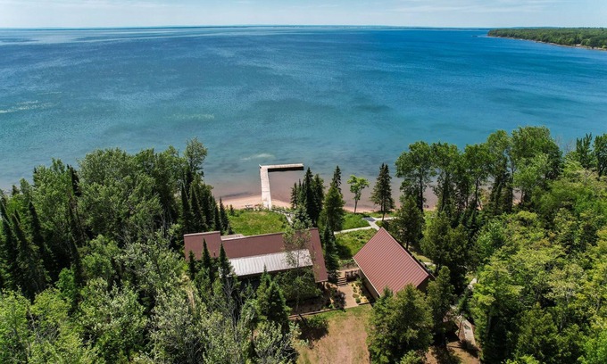 La Pointe House | Pair of homes along beautiful shores of Lake Superior! Pristine beach and views.