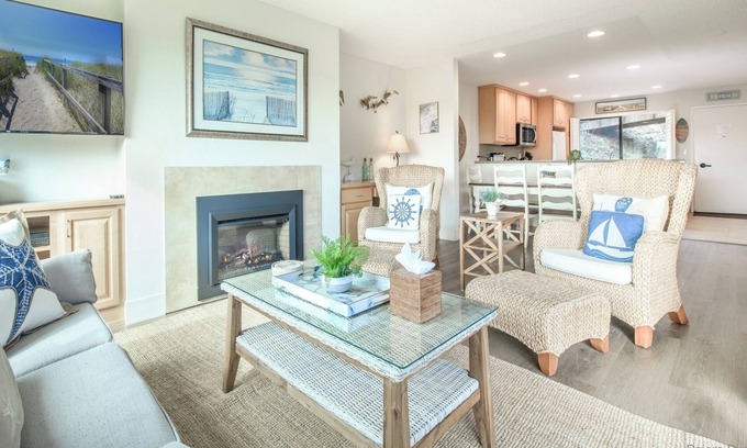 Pajaro Dunes Condo | Pajaro Dunes Resort - Cozy Seaside Condo Steps to the Beach with WiFi