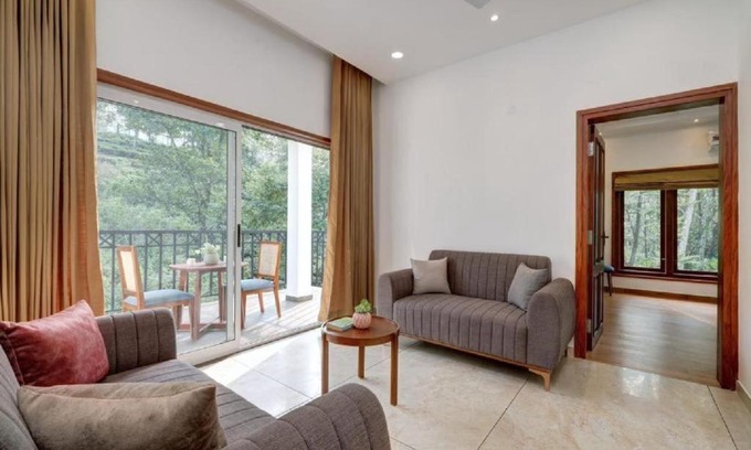 Elappara Bed & Breakfast | Pakoid Cottages