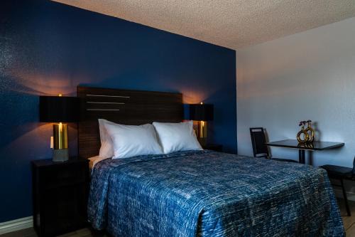 Westmont Hotel | Pala Motel