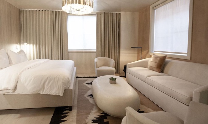 Downtown Santa Fe Hotel | Palace Modern Hotel at the Plaza - Corner Suite 7