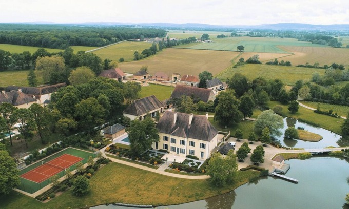Saint-Loup-Geanges Villa | Palais De Reon - Five Bedroom Villa, Sleeps 14