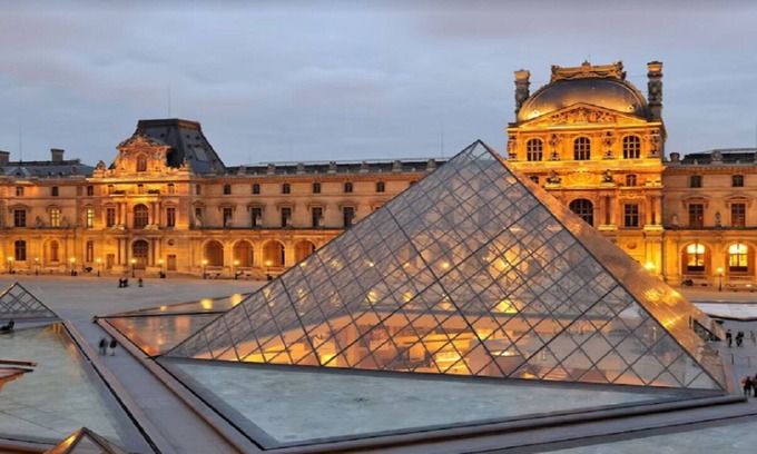 Vivienne Apartment | Palais Royal – Musée du Louvre (line 1 and line 7), Pyramides & Bourse (line 3).