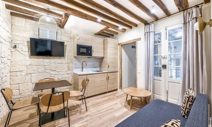 Les Halles Apartment | Palais Royal - Victoires 1bdr by B'Your Home