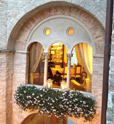 Sassoferrato House | Palazzetto Bentivoglio
