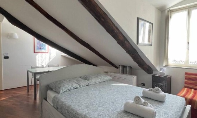 Roman Quarter Apartment | Palazzo Paesana: studio in a historic residence