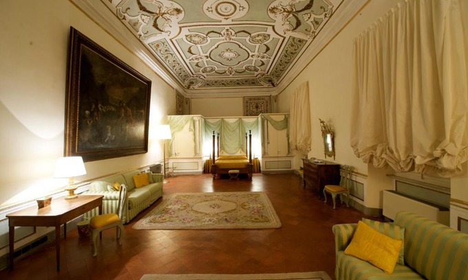 Lucca Historical Center Bed & Breakfast | Palazzo Tucci Residenza d'epoca