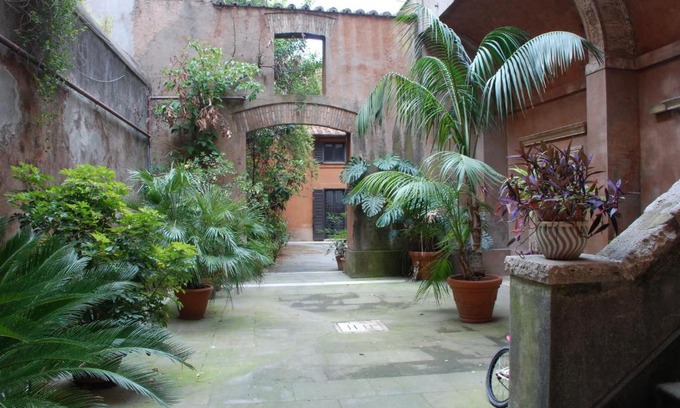 Trastevere Apartment | Palazzo Velli Suites