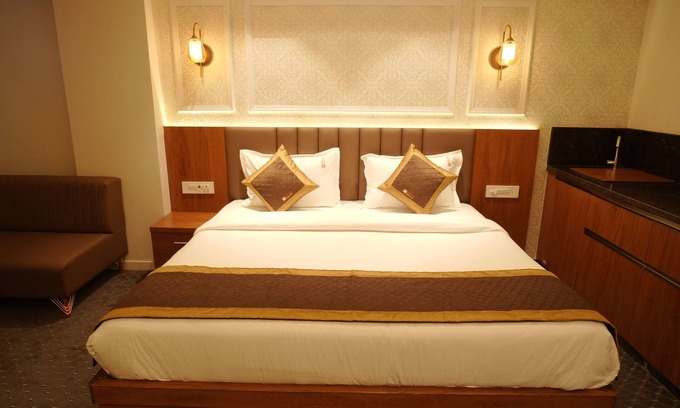 Raja Park Hotel | Pali's Stay