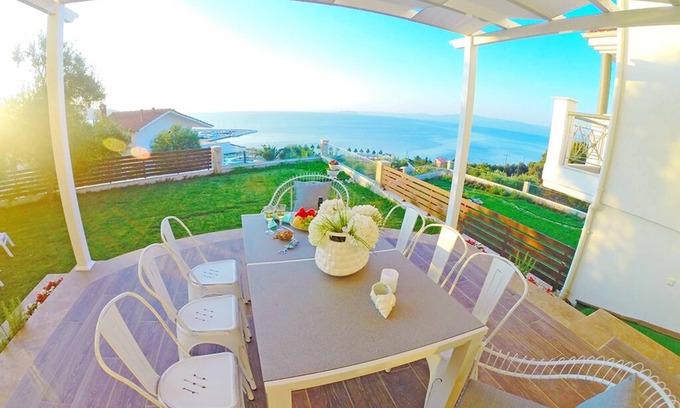 Halkidiki House | Paliouri Villa Vista Al Mar by Luxlikehome