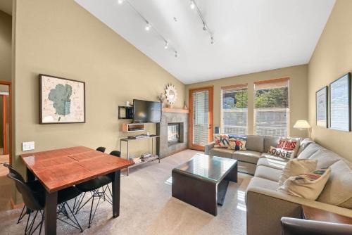 Olympic Valley Apartment | Palisades Tahoe Lodge Rentals Two Bedroom #804