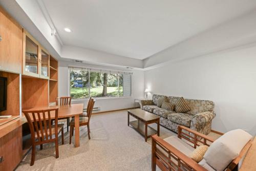 Olympic Valley Apartment | Palisades Tahoe Lodge Rentals Studio #108