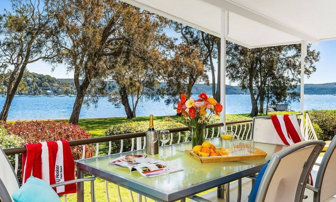 Palm Beach House | PALM BEACH COTTAGE by Palm Beach Holiday Rentals