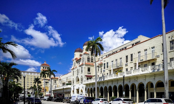 Palm Beach - West Palm Beach Apartment | Palm Beach Petite Retreat 1 Block to Beach! New bed! Palm Beach Hotel