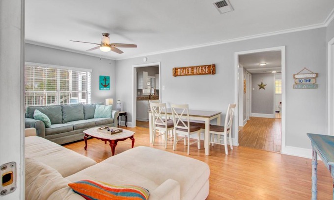 Isle of Palms House | Palm Boulevard 2403 - Downstairs