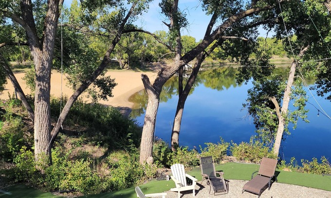 Roxbury Cabin | Palm Breeze Cabana