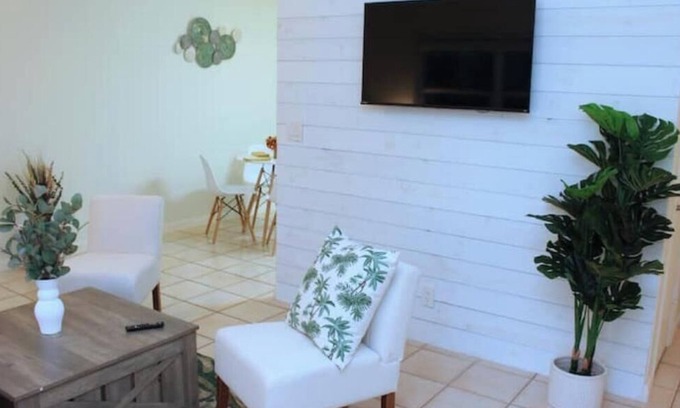 Delray Beach Apartment | Palm Grove Villa