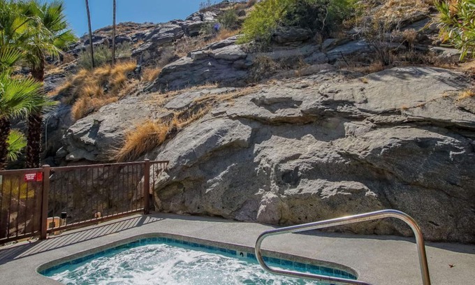 Historic Tennis Club Condo | Palm Springs Tennis Club