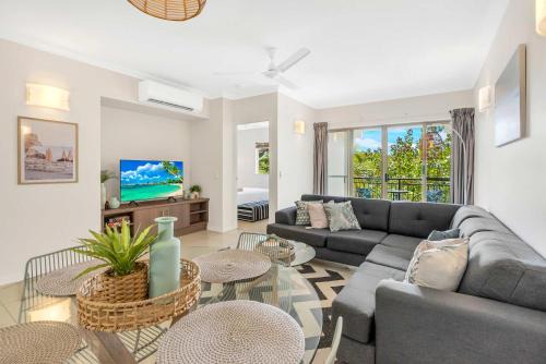 Westcourt Apartment | Palm View- 9 Pools BBQ & Gym