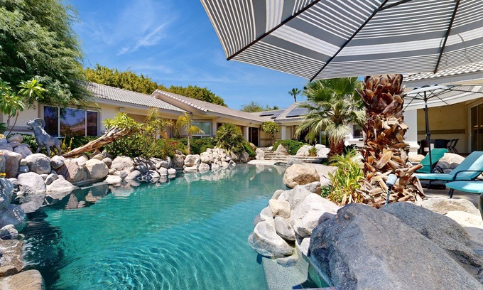Palm Desert House | Palm Villa - paradise with private pool, spas, & putting green