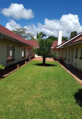 Harare East House | Palm villa