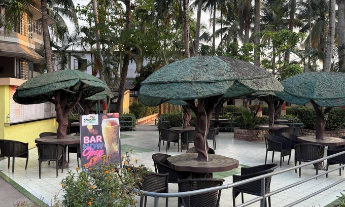 Kolkata Hotel | Palm Village Resort