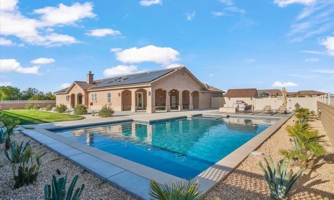 Palmdale Villa | Palmdale Paradise Palace / Special Event Venue
