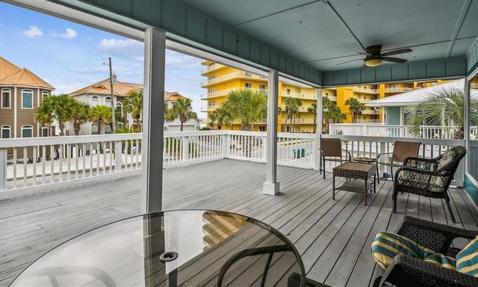 Long Beach House | Palmer’s Paradise Serenity in PCB! Upper Level Snowbird Welcome!