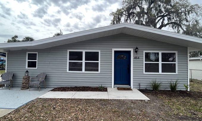New Smyrna Beach House | Palmetto Breeze-Coastal Retreat, Pet Friendly! Complete Refresh