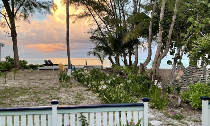 Spanish Wells Cottage | Palmetto cottage on the beach with perfect views.