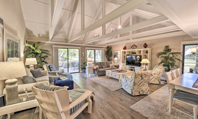 Palmetto Dunes Villa | Palmetto Dunes Villa w/Deck & Lagoon Views!