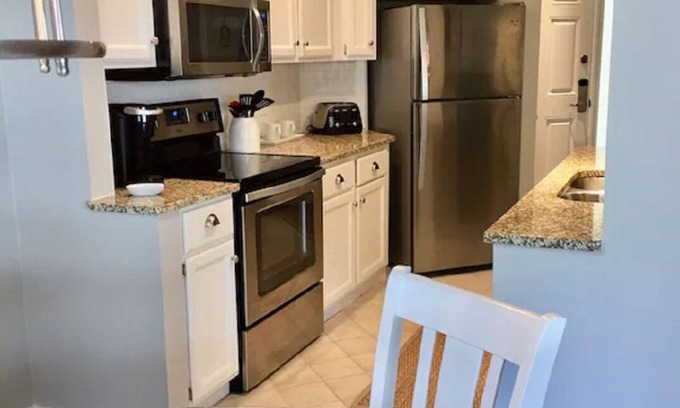 Palmetto Dunes Villa | Palmetto Dunes Barrington Park-Closest 1 Bedroom to Beach with Pool and Hot Tub
