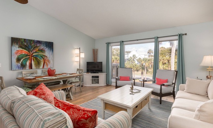 Isle of Palms Condo | Palmetto Perch - Fully Stocked Wild Dunes Condo with Pool, Close to Beach