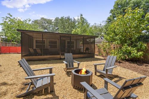 Lincolnville House | Palms and Porches Paradise