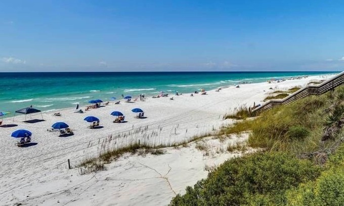 Seagrove Beach Condo | Palms B8 - Seagrove Beach - Sleeps 6