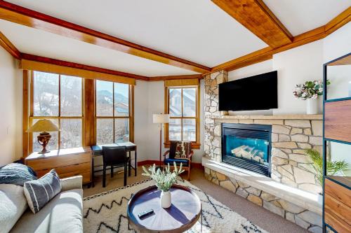Mountain Village Apartment | Palmyra 4E