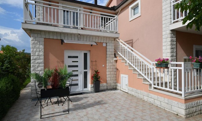 Sinj Apartment | Palomino apartment