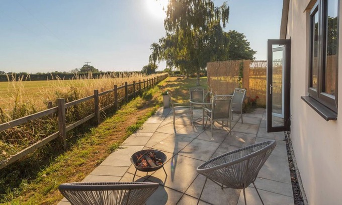 Bradford-on-Avon Apartment | Panda Sanctuaries, Longscroft Lodge