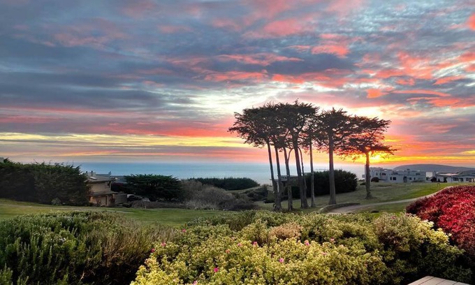 Bodega Bay House | Panorama Ocean & Golf Fairway view