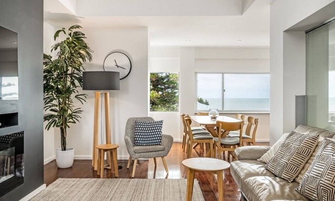 Glenelg Apartment | Panorama on Glenelg - 2Bed 2Bath Ocean Front